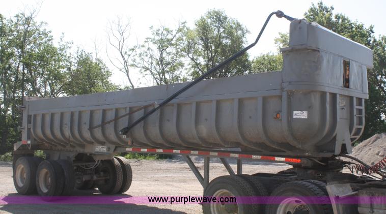 image for item A2140 1970 Hobbs 27' end dump trailer