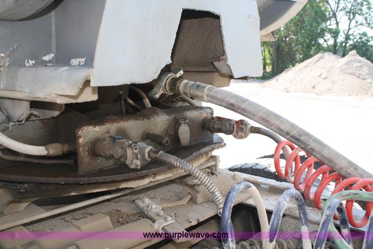 image for item A2140 1970 Hobbs 27' end dump trailer