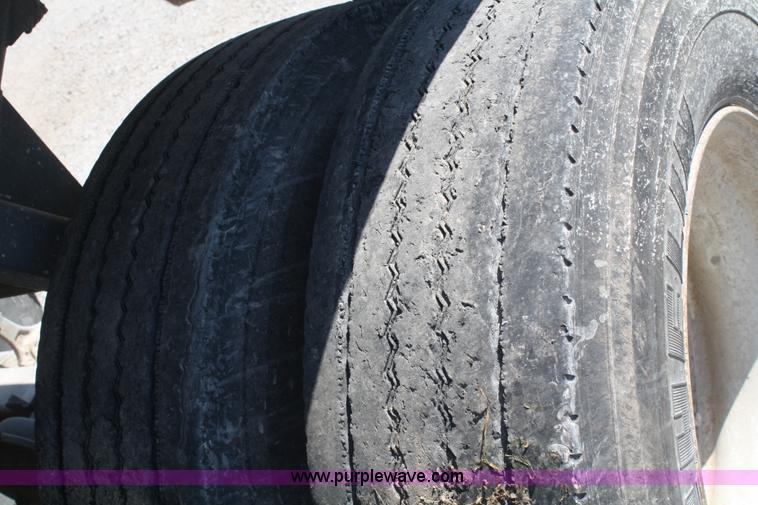 image for item A2140 1970 Hobbs 27' end dump trailer