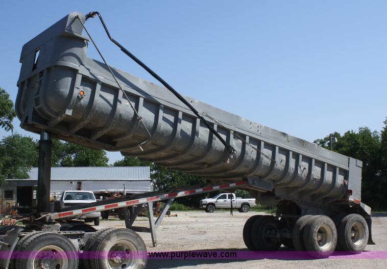 image for item A2140 1970 Hobbs 27' end dump trailer