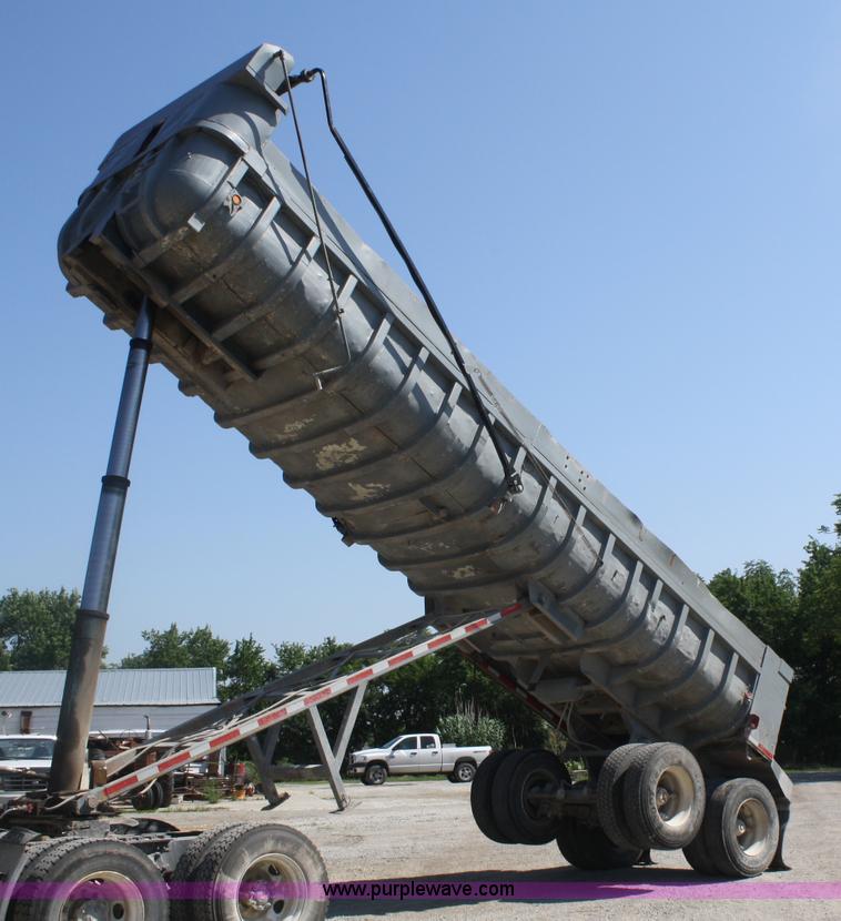 image for item A2140 1970 Hobbs 27' end dump trailer