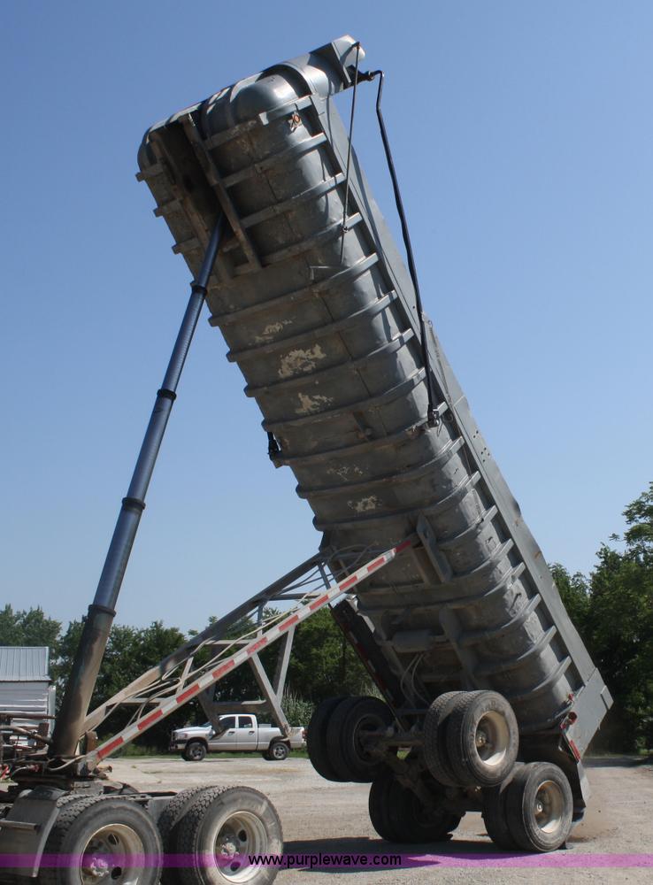 image for item A2140 1970 Hobbs 27' end dump trailer