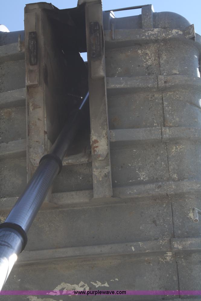 image for item A2140 1970 Hobbs 27' end dump trailer