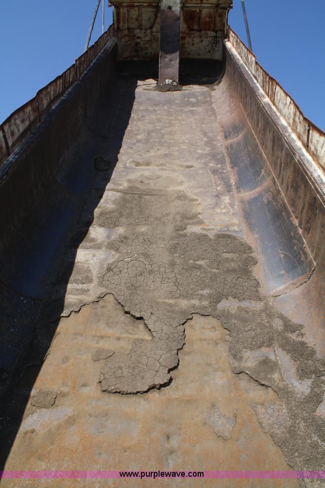 image for item A2140 1970 Hobbs 27' end dump trailer