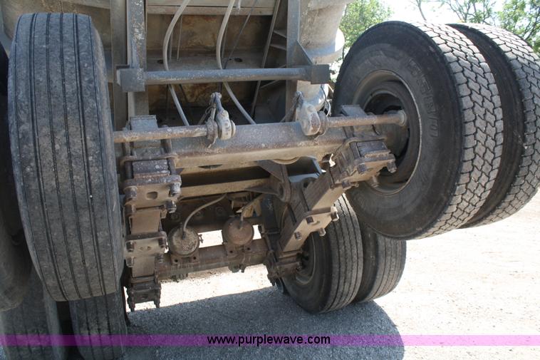 image for item A2140 1970 Hobbs 27' end dump trailer