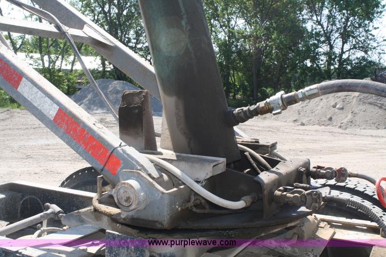 image for item A2140 1970 Hobbs 27' end dump trailer