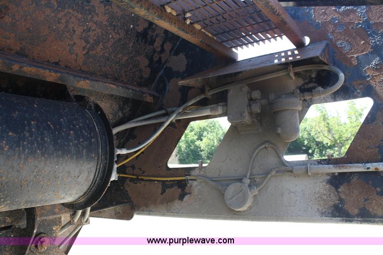 image for item A2147 1995 Trail King belly dump trailer