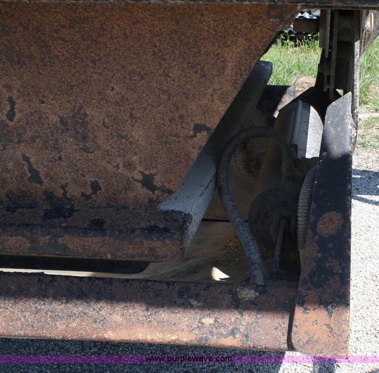 image for item A2147 1995 Trail King belly dump trailer