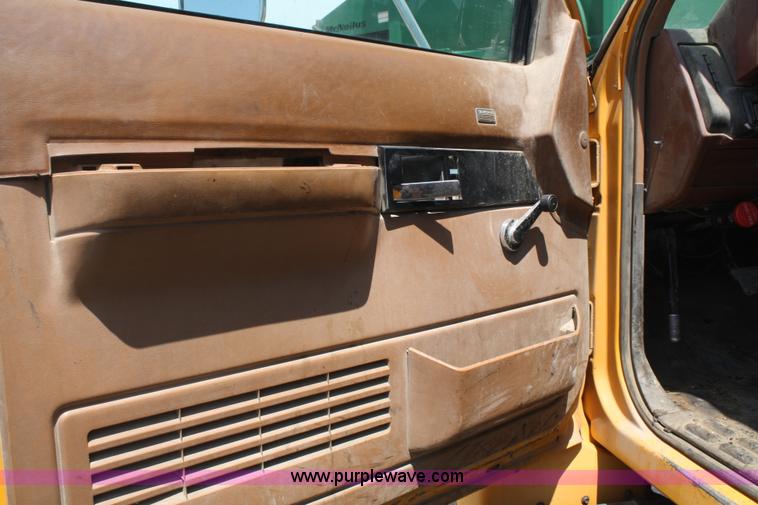 image for item A2181 1993 Chevrolet Kodiak dump truck