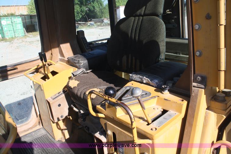 image for item A2195 1993 Caterpillar 963 track loader