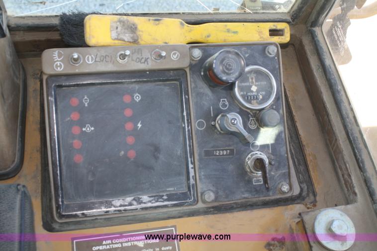 image for item A2195 1993 Caterpillar 963 track loader