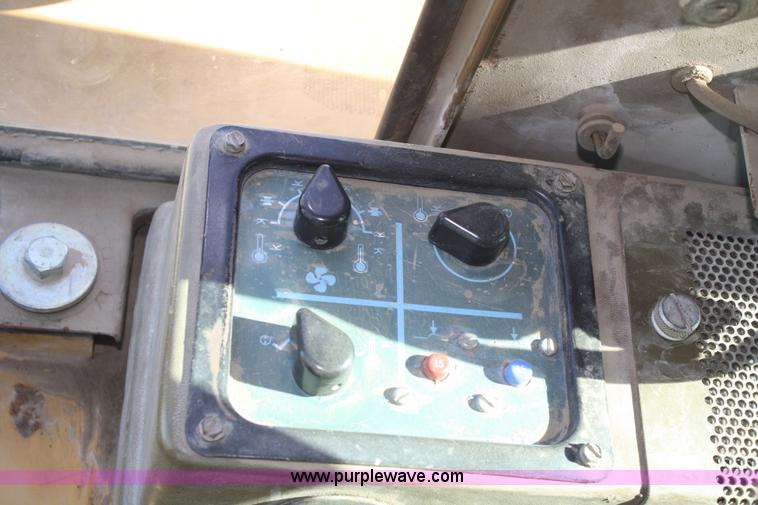 image for item A2195 1993 Caterpillar 963 track loader