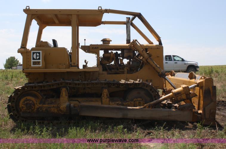 image for item A2200 1973 Caterpillar D7F dozer