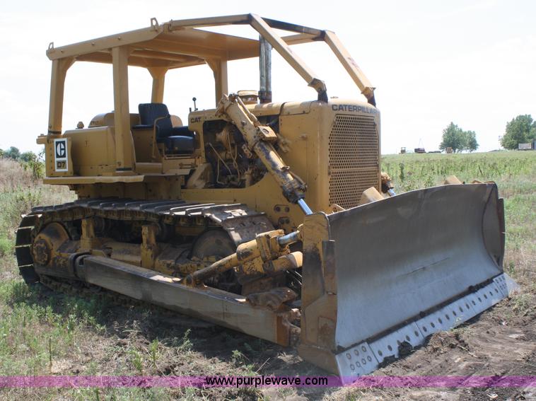 image for item A2200 1973 Caterpillar D7F dozer