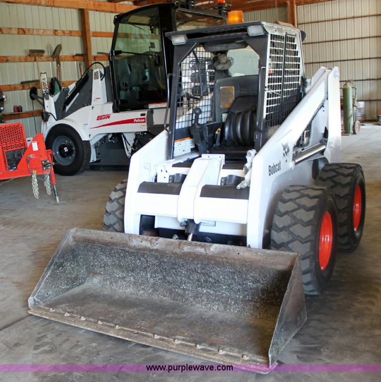 image for item A2547 1999 Bobcat 863 skid steer