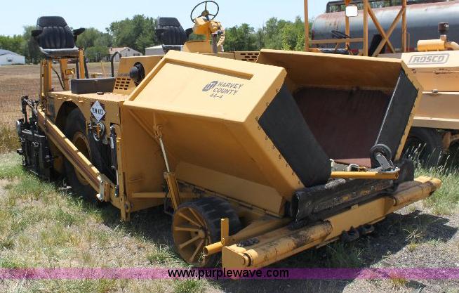 image for item A2563 1989 Blaw-Knox PF150 paver