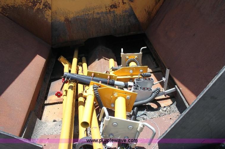 image for item A2563 1989 Blaw-Knox PF150 paver