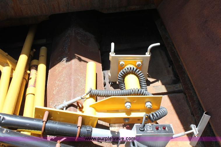 image for item A2563 1989 Blaw-Knox PF150 paver