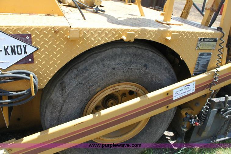 image for item A2563 1989 Blaw-Knox PF150 paver