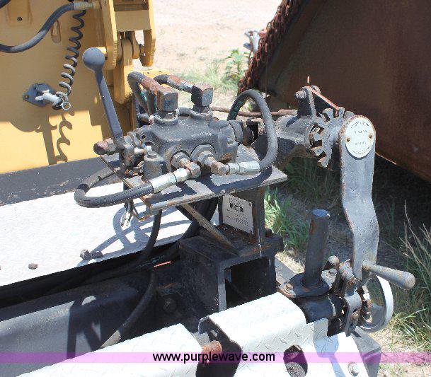 image for item A2563 1989 Blaw-Knox PF150 paver