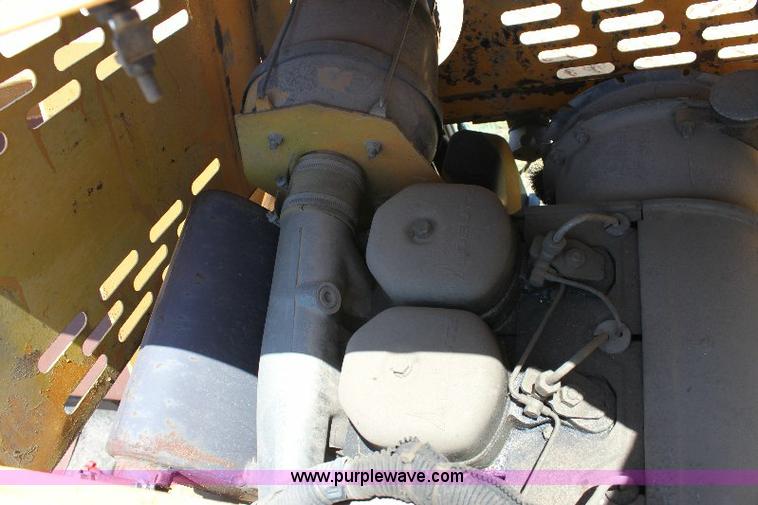 image for item A2563 1989 Blaw-Knox PF150 paver