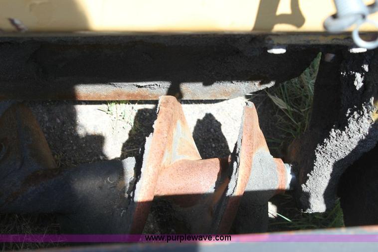 image for item A2563 1989 Blaw-Knox PF150 paver