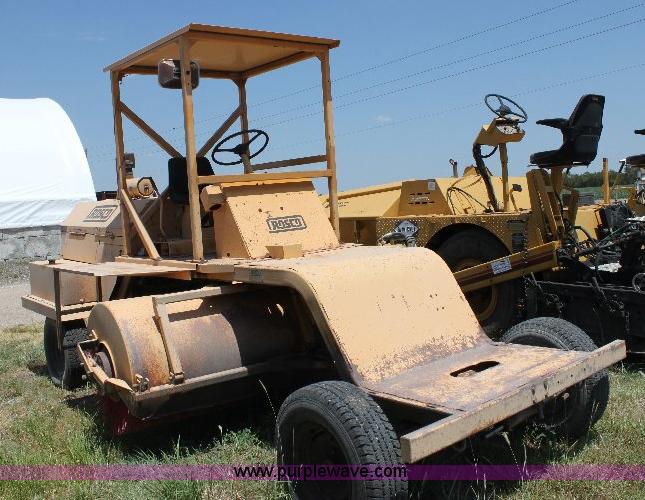 image for item A2564 1990 Rosco RB38 power broom