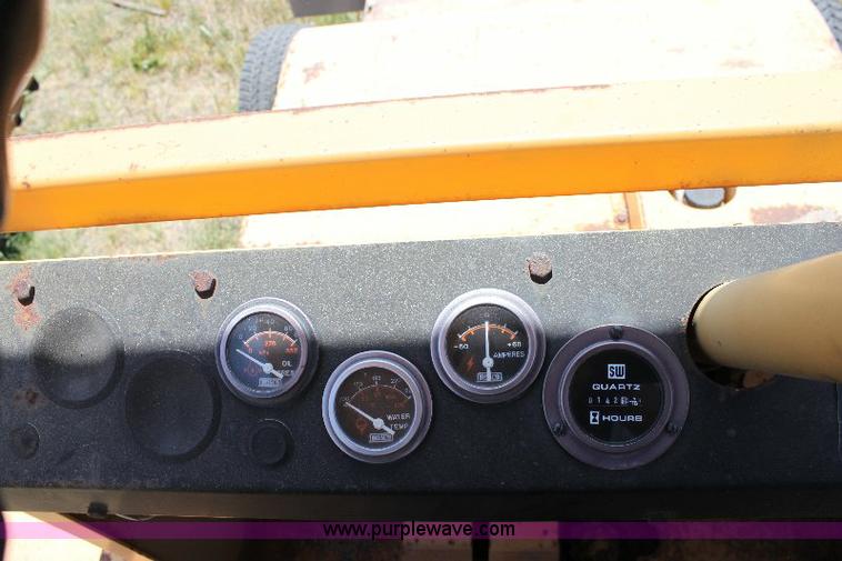 image for item A2564 1990 Rosco RB38 power broom