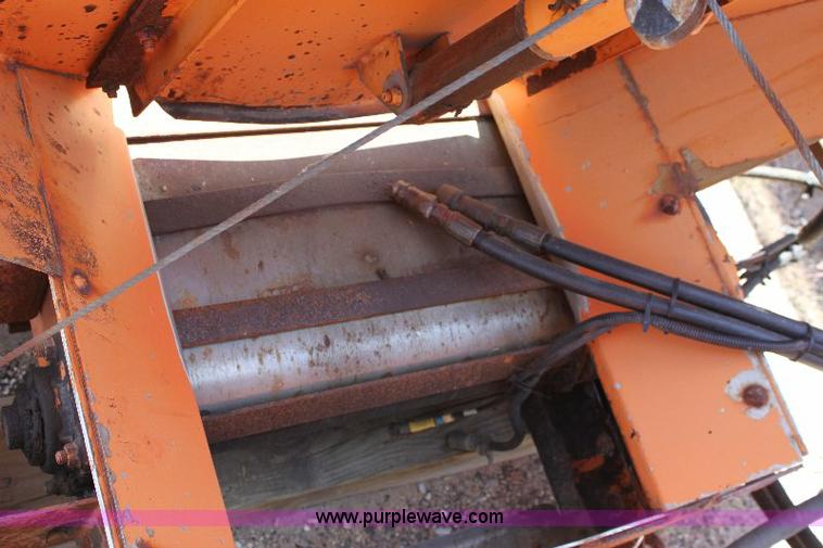 Henderson sand/salt spreader in Newton, KS Item A2566 sold Purple Wave