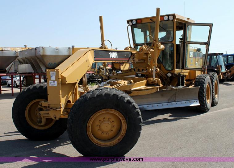 image for item A2580 1995 Caterpillar 140H motor grader