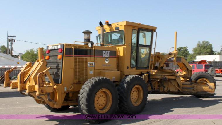 image for item A2580 1995 Caterpillar 140H motor grader