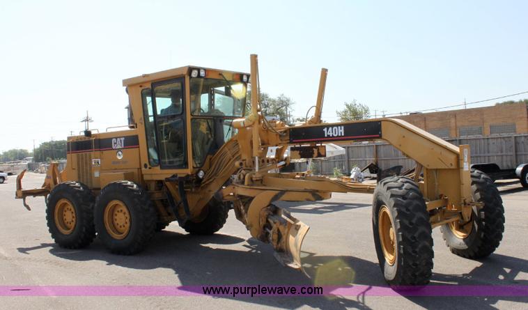 image for item A2580 1995 Caterpillar 140H motor grader