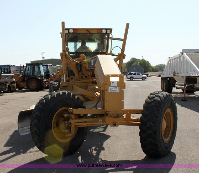 image for item A2580 1995 Caterpillar 140H motor grader