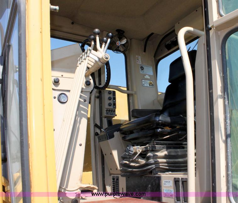 image for item A2580 1995 Caterpillar 140H motor grader