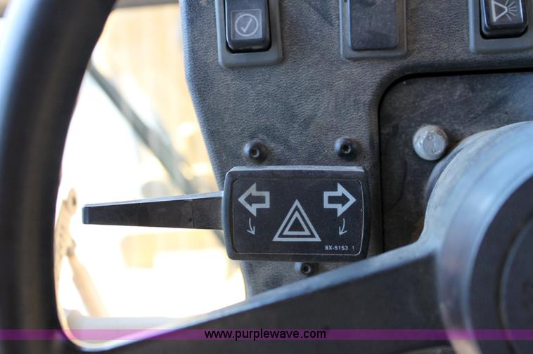 image for item A2580 1995 Caterpillar 140H motor grader