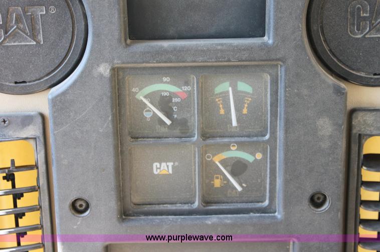 image for item A2580 1995 Caterpillar 140H motor grader