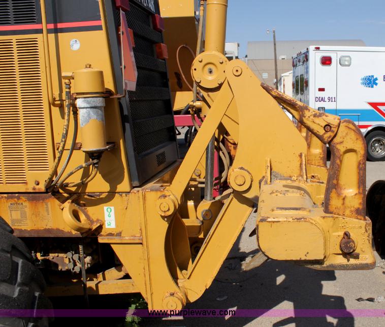 image for item A2580 1995 Caterpillar 140H motor grader