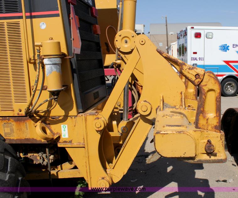 image for item A2580 1995 Caterpillar 140H motor grader