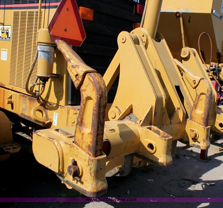 image for item A2580 1995 Caterpillar 140H motor grader