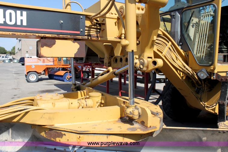 image for item A2580 1995 Caterpillar 140H motor grader