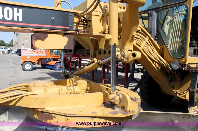image for item A2580 1995 Caterpillar 140H motor grader