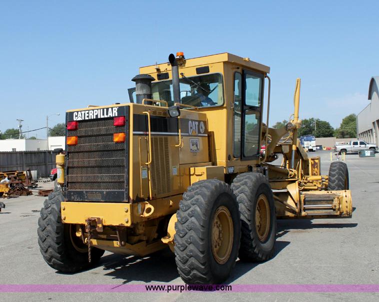 image for item A2581 2000 Caterpillar 140H motor grader