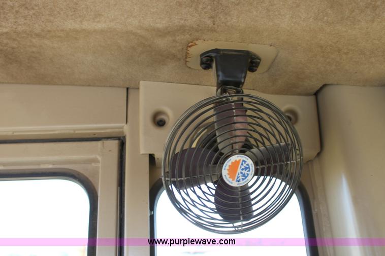 image for item A2581 2000 Caterpillar 140H motor grader