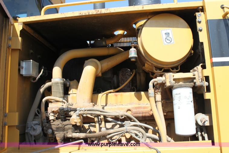 image for item A2581 2000 Caterpillar 140H motor grader