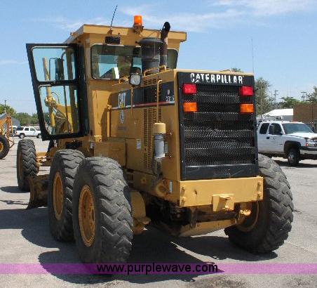 image for item A2682 2001 Caterpillar 140H motor grader