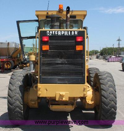 image for item A2682 2001 Caterpillar 140H motor grader
