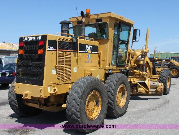 image for item A2682 2001 Caterpillar 140H motor grader