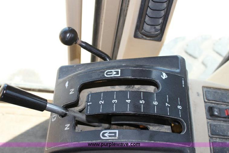 image for item A2682 2001 Caterpillar 140H motor grader