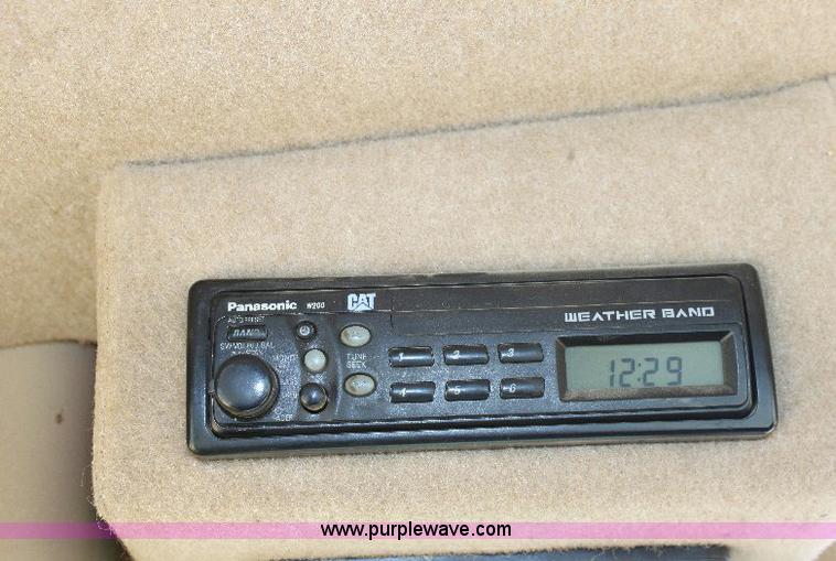 image for item A2682 2001 Caterpillar 140H motor grader