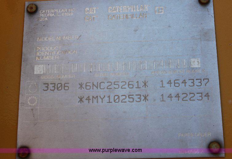 image for item A2682 2001 Caterpillar 140H motor grader